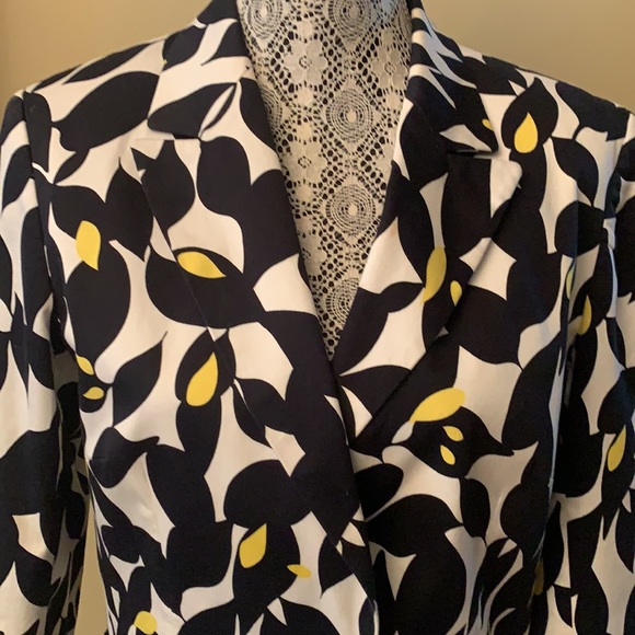 NWT Stylish black/ white and yellow accent NYP jacket - Picture 4 of 6